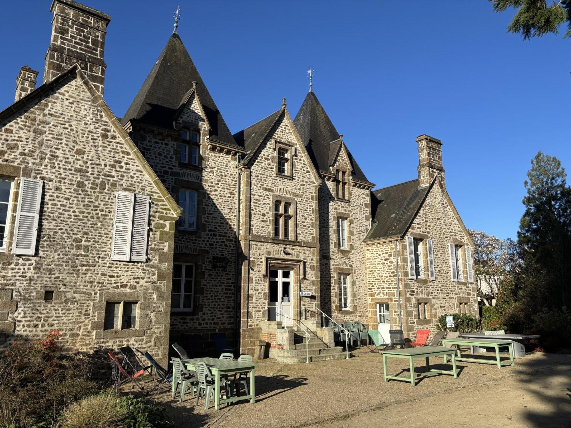 Chateau Du Bourg Saint-Denis-de-Gastines Bagian luar foto